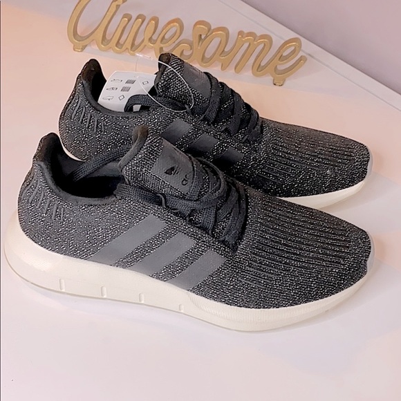 RARE 🆕 SPARKLE ✖️Adidas Swift Run Black - Picture 2 of 8